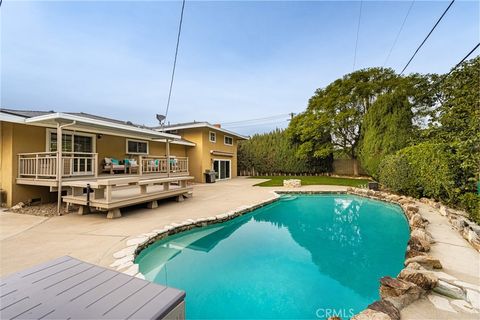 A home in North Tustin