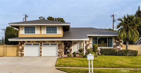 A home in North Tustin