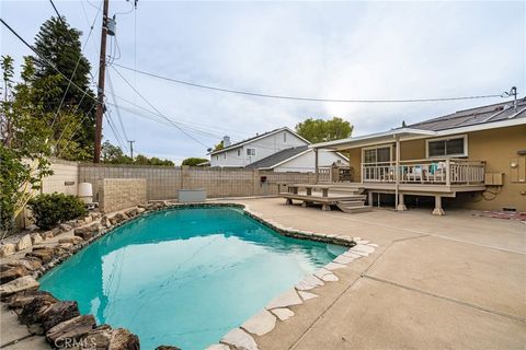 A home in North Tustin