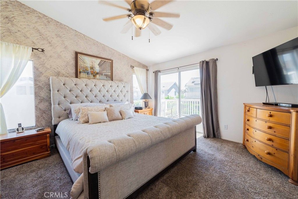 listing image 130724577534482573442