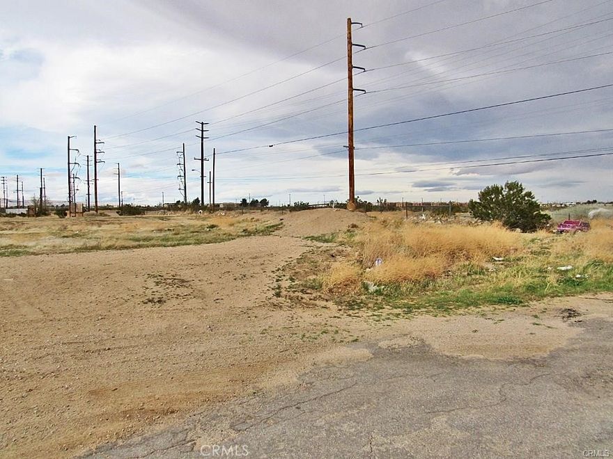 There is not an address associated with this parcel. What is reflected is the Parcel# 427-172-08-00 which is +/-0.17 Acres and Zoned R-2 PD (Medium Density Residential Precise Development). Located in Mojave Kern County. Access via paved Milton Dr. which is a cul-de-sac. Fire Hydrant is very close.