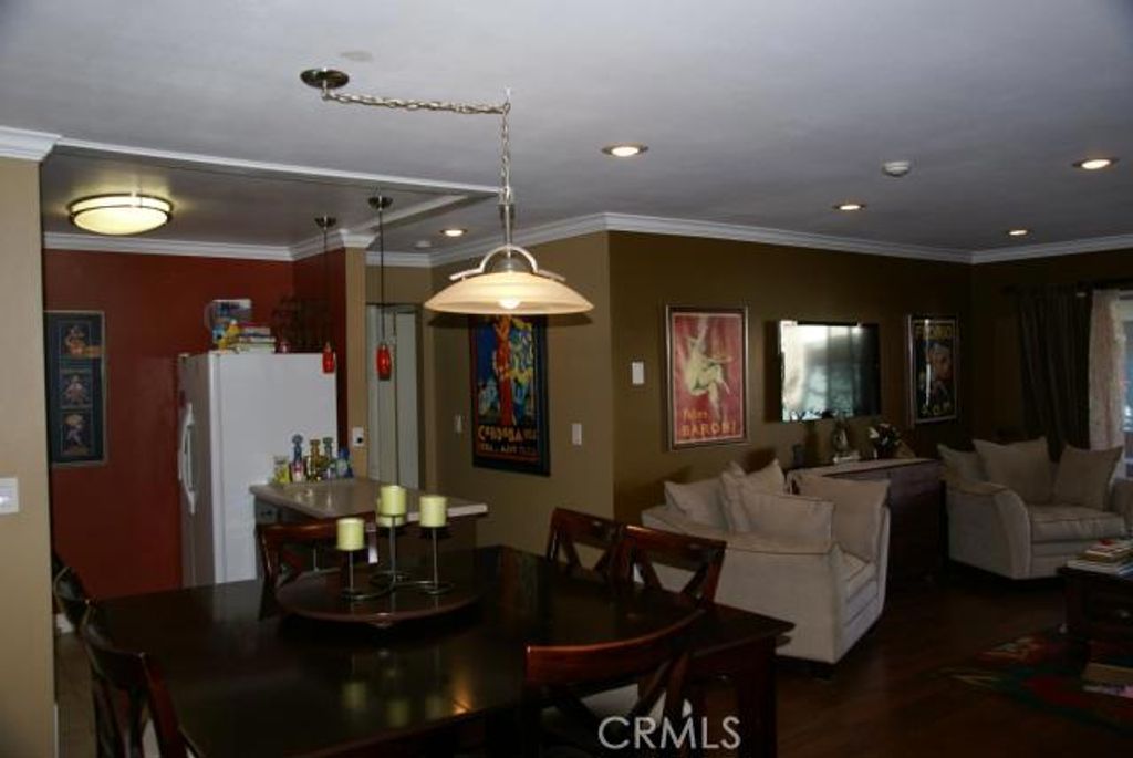 listing image 130723470438979493936