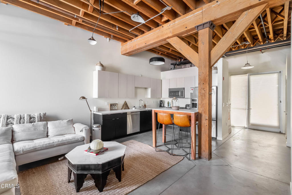 527 Molino Street 108