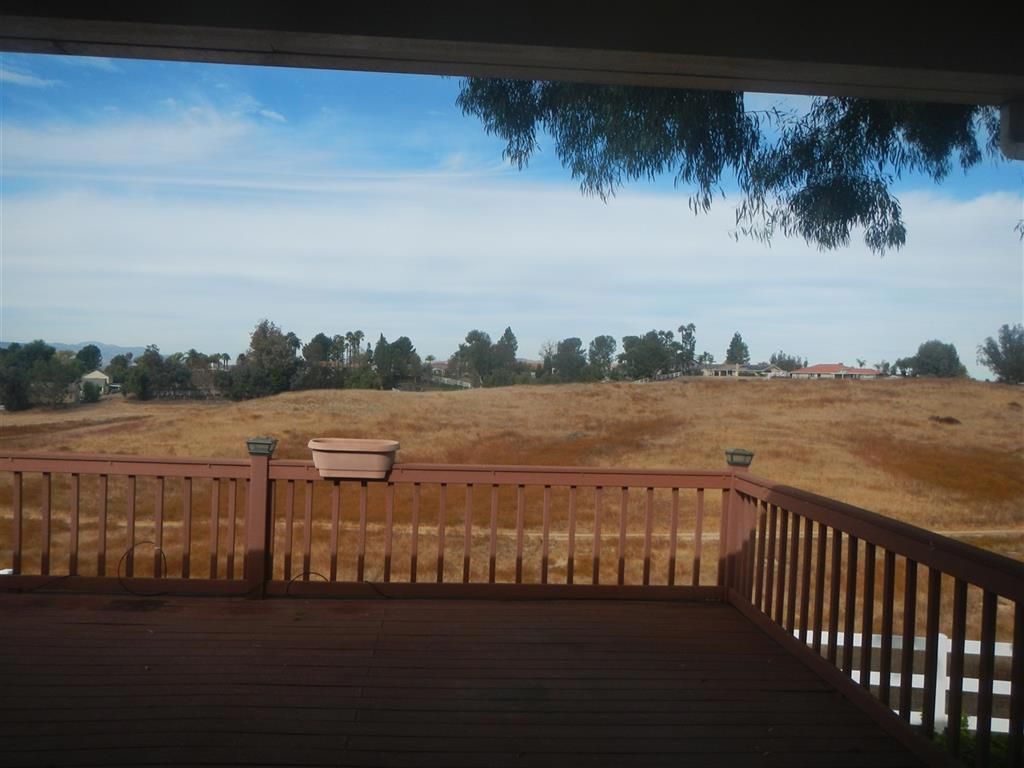 listing image 130729646491550308800
