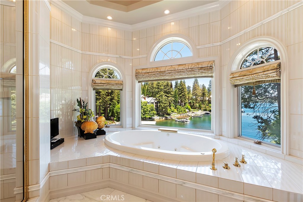 Arrowhead Woods (AWHW) - Residential