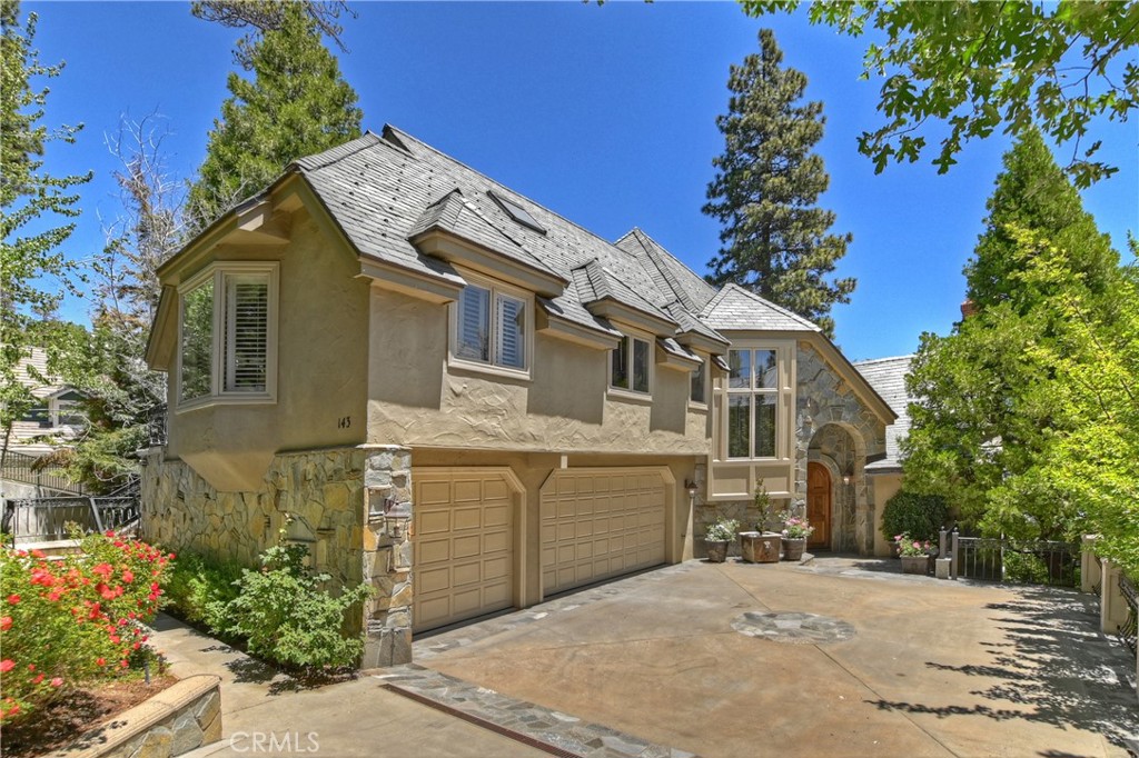 Arrowhead Woods (AWHW) - Residential