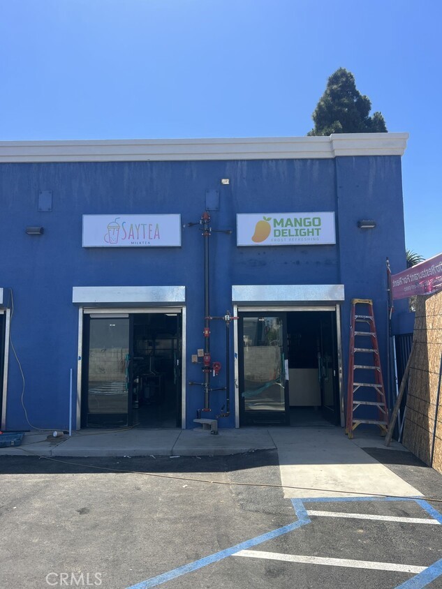 Long Beach commercial kitchen for lease! It’s a turnkey solution for someone to open a restaurant quickly and with less investment. It’s a lower risk and higher return choice to start your food business.
Great location! Near a street intersection close to downtown Long Beach and California State University Long Beach, surrounded by a large supermarket, convenience stores, fast food restaurants, banks, schools
Landlord take care of pest control, trash service, etc.