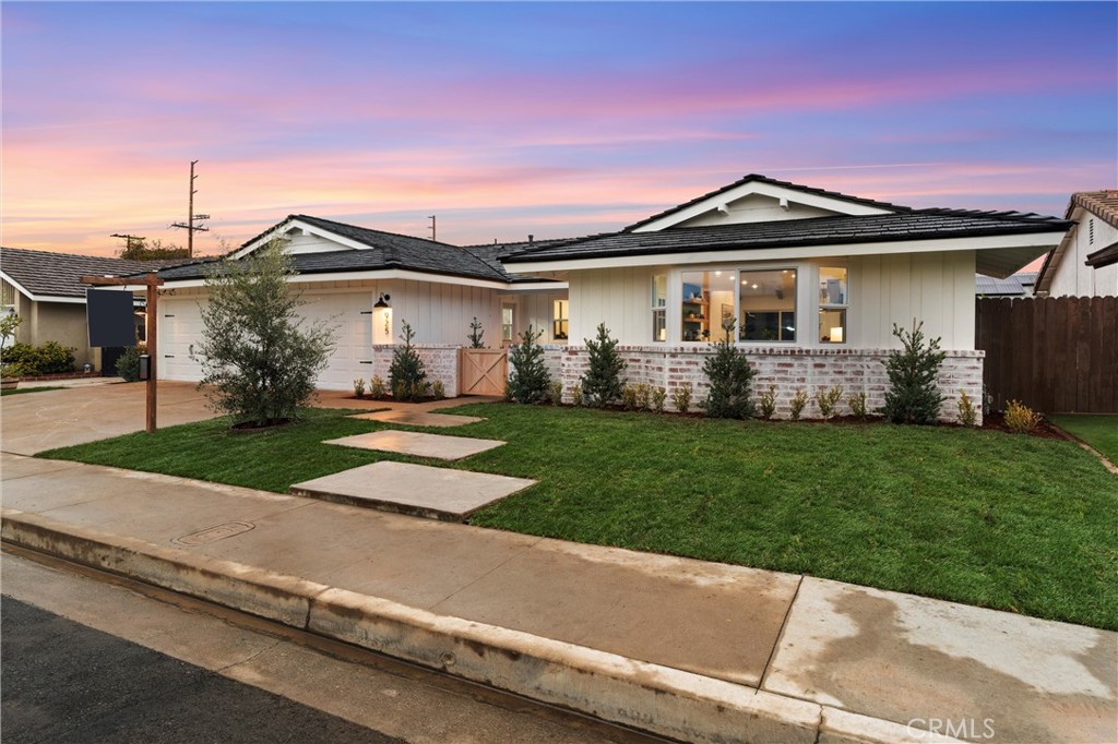 925 E La Veta Avenue