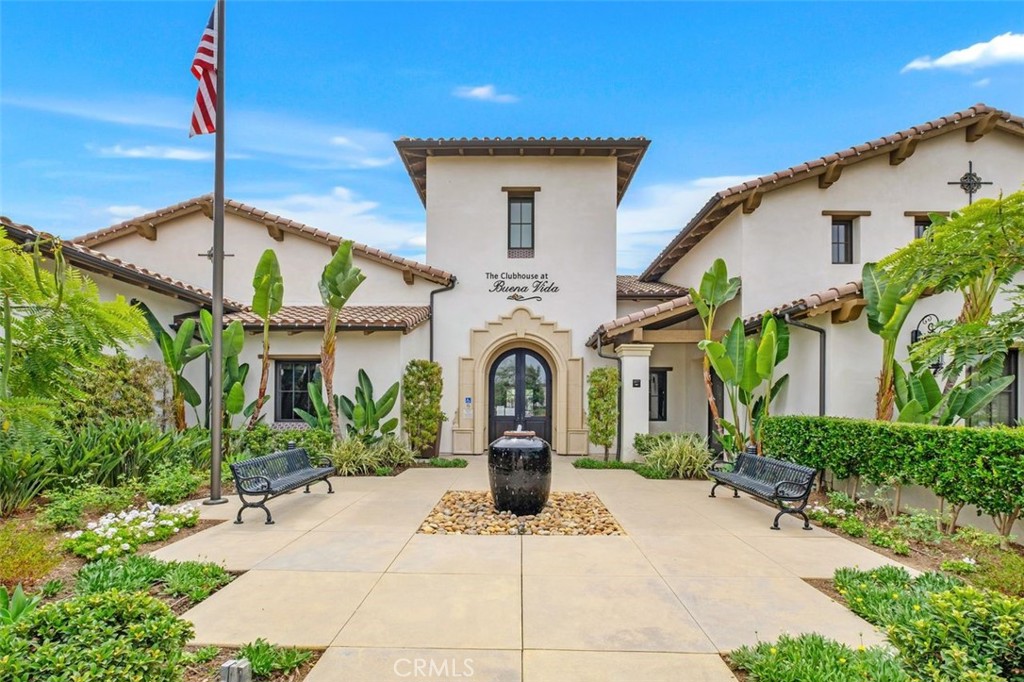 280 208 buena vida drive