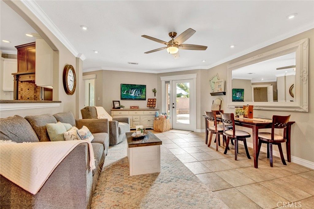 listing image 130722186771453107819