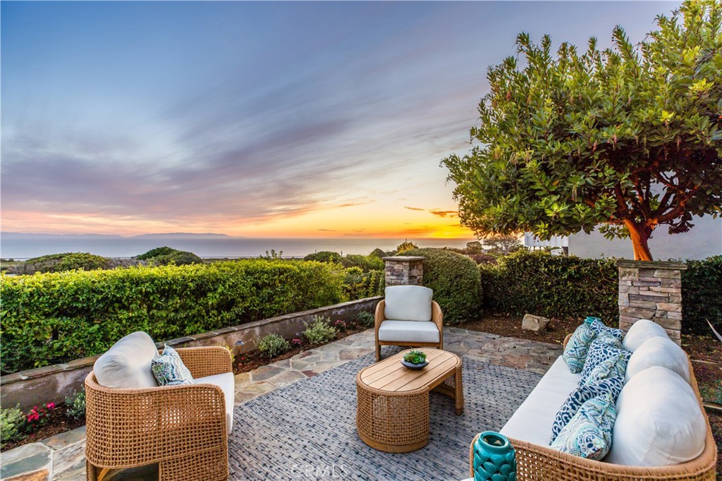 3951 Palos Verdes Drive South