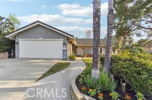 1656 Avenida Loma Vista