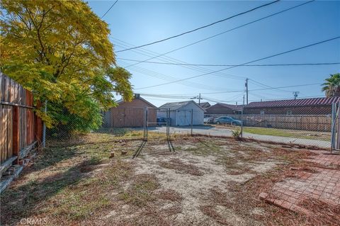 A home in Coalinga