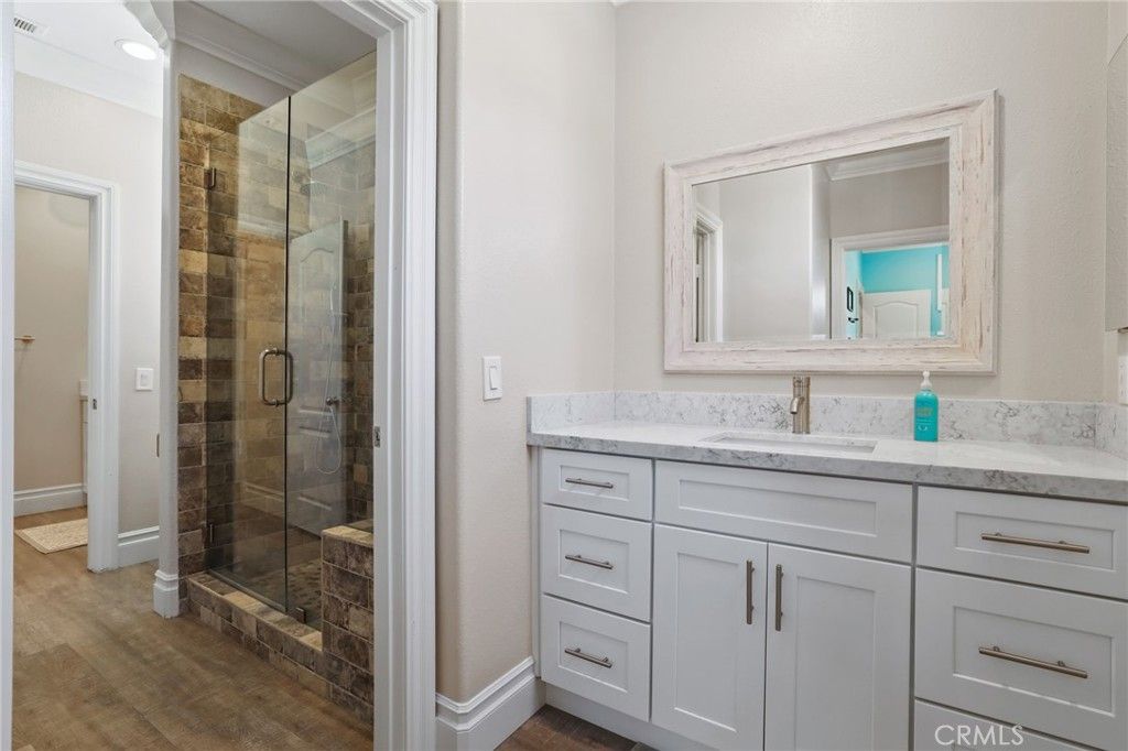 listing image 130720204257719863064