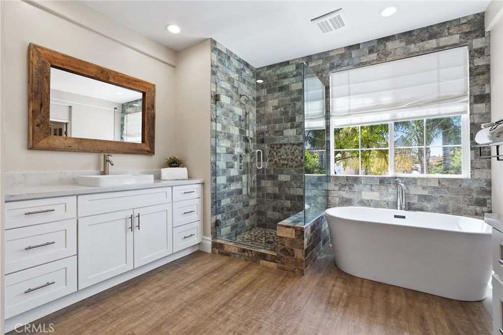 listing image 130728485051620351501
