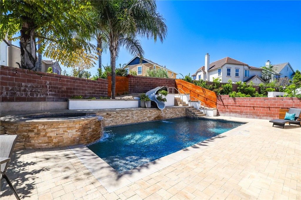 listing image 130725980889621514152