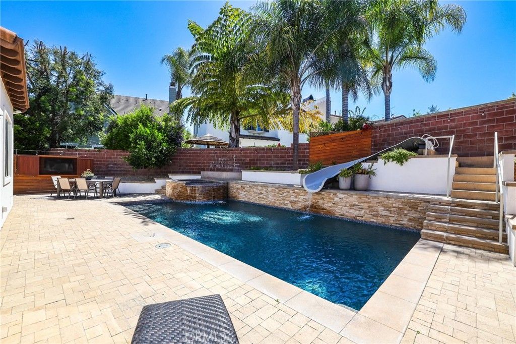 listing image 130724146594369542721