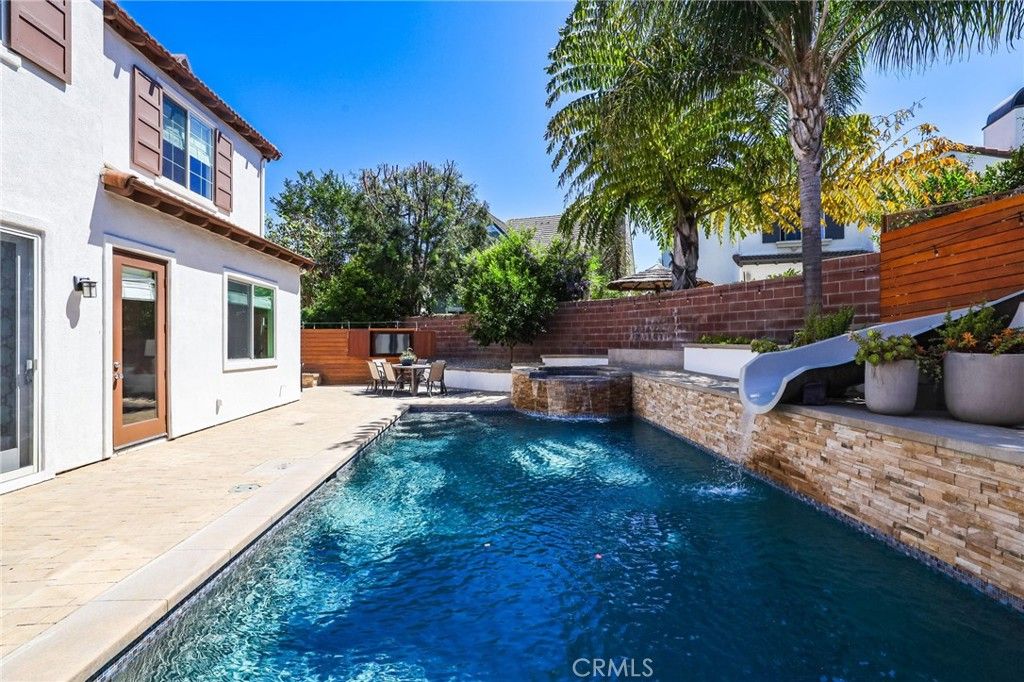 listing image 130721286342802323945