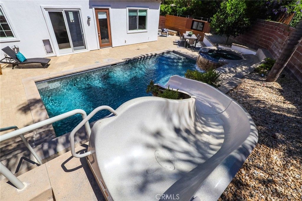 listing image 130721285481119650986