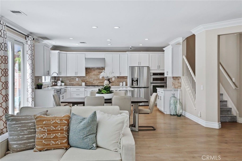 listing image 130723962709813602109
