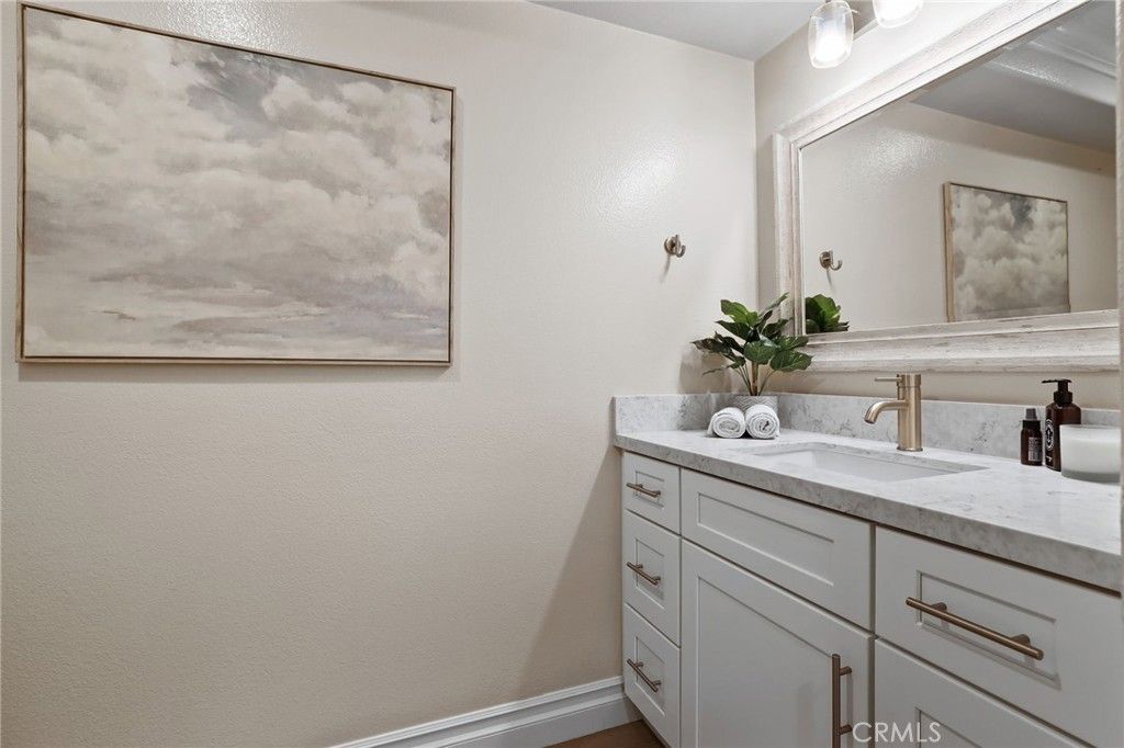 listing image 130729103227263623886