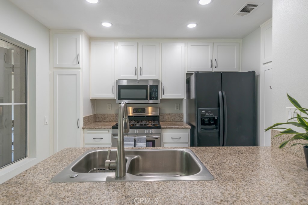 Photo 12 of 51 of 28099 Caldaro condo