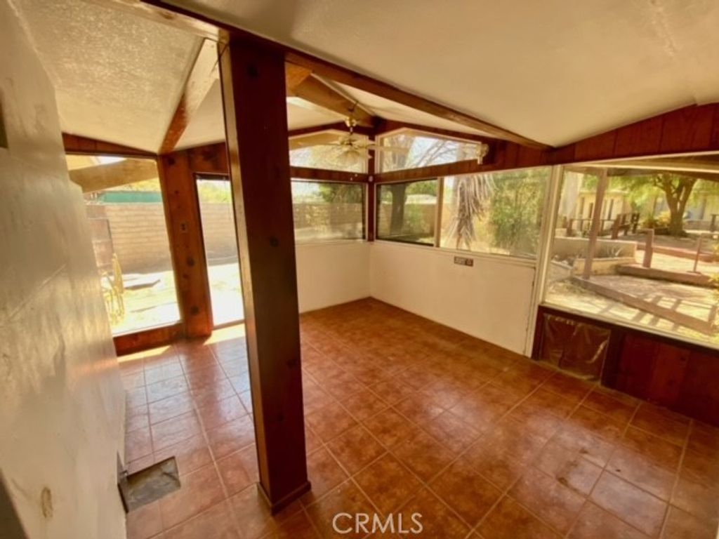 listing image 130728464929665510444