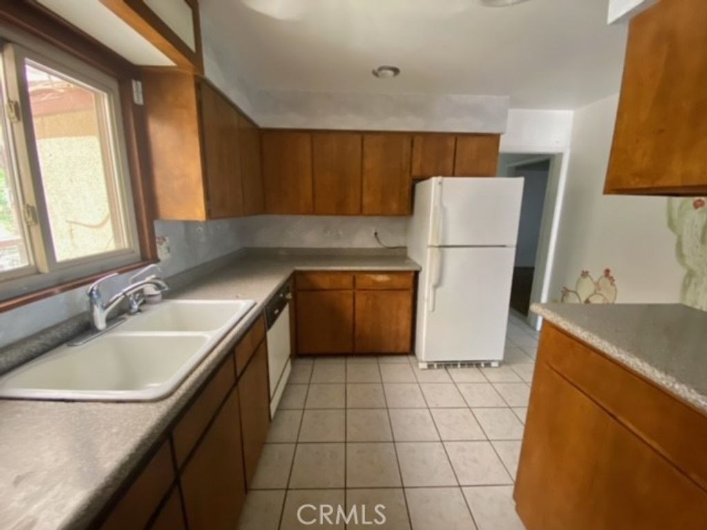listing image 130724224077707837102