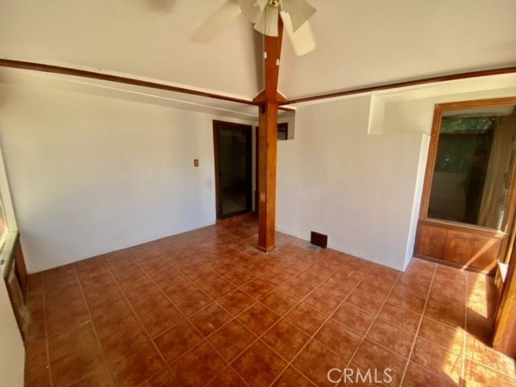 listing image 130726126238542395824