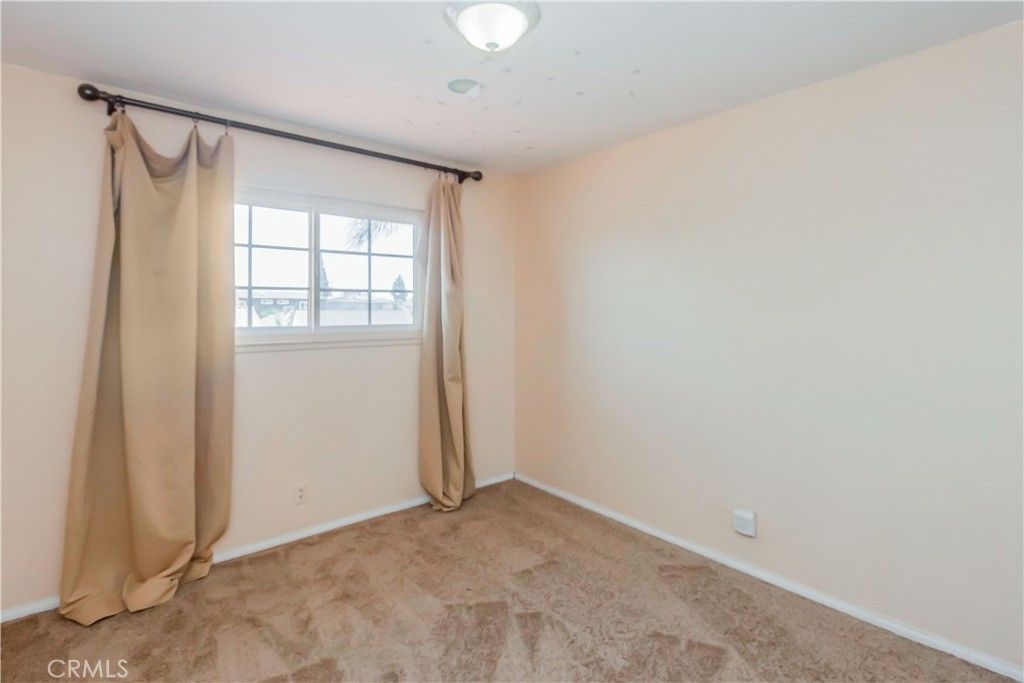 listing image 130720836306895789796