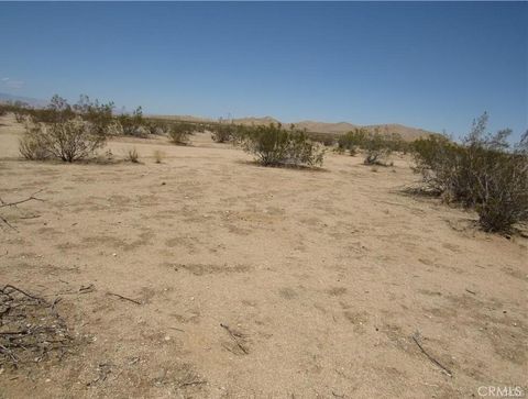 Photo of 0 276-221-01-00-5 Oldsmobile Boulevard, California City, CA 93505 (MLS # IG25063847)