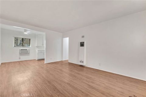 Photo of 14728 Magnolia Boulevard #1, Sherman Oaks, CA 91403 (MLS # SR25002734)