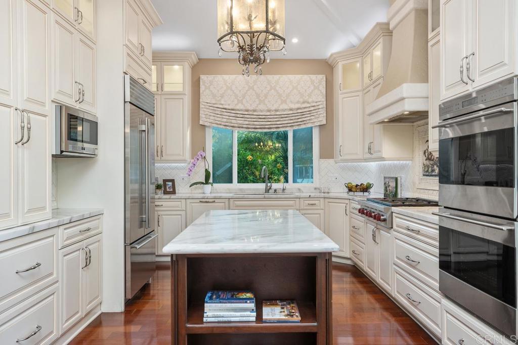 1176 La Sombra Drive