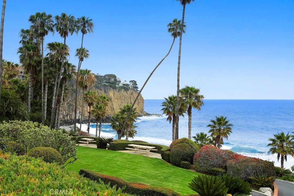 listing image 130728563759688373442