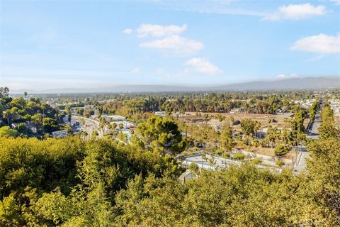 A home in Studio City