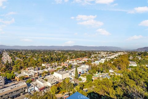 A home in Studio City