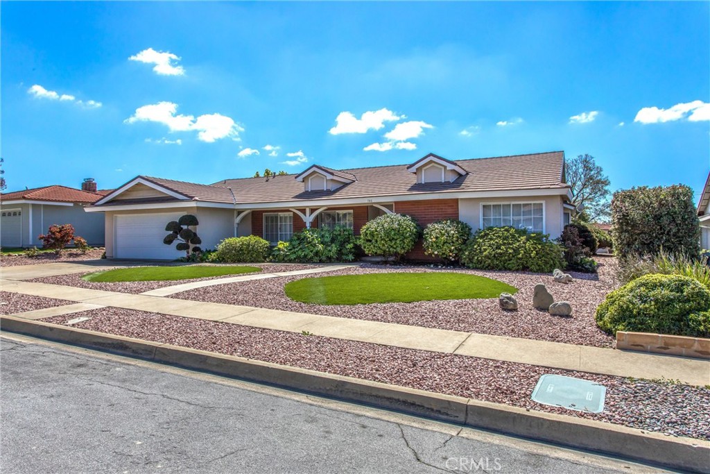 146 E. Sweetbriar Drive