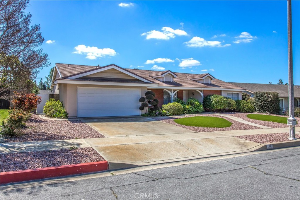 146 E. Sweetbriar Drive