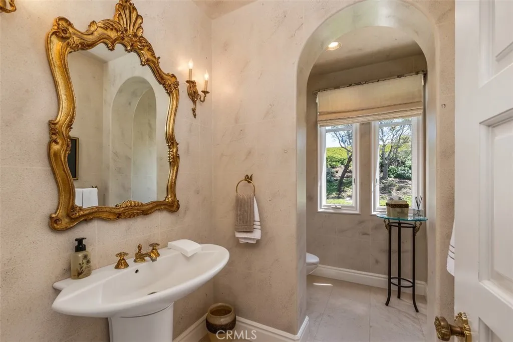 Laguna Niguel, California 92677, United States, 6 Bedrooms Bedrooms, ,8 BathroomsBathrooms,Residential,Active,94209