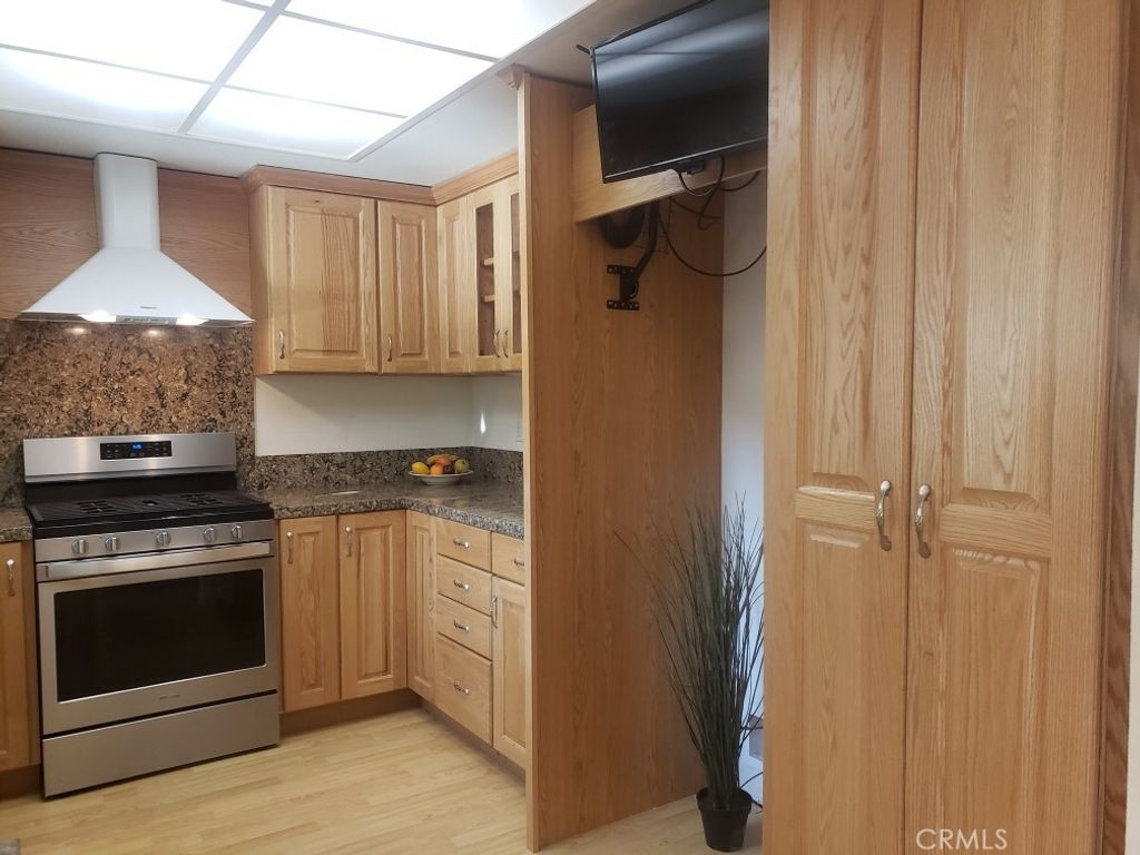 listing image 130726519478666816373