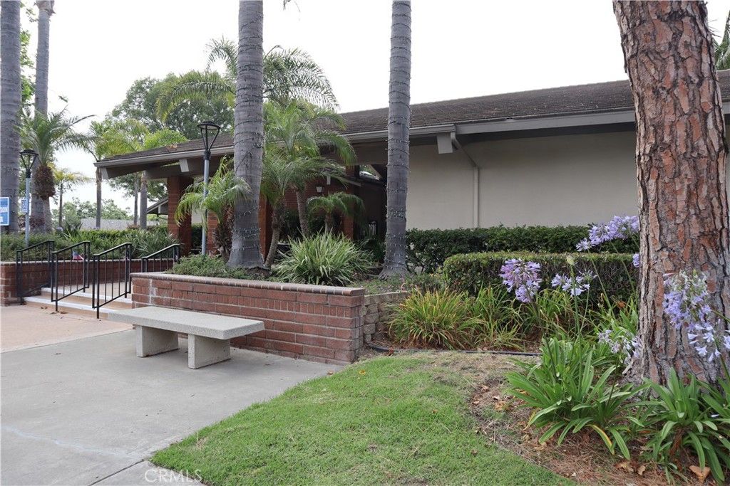 listing image 130724220362839849520