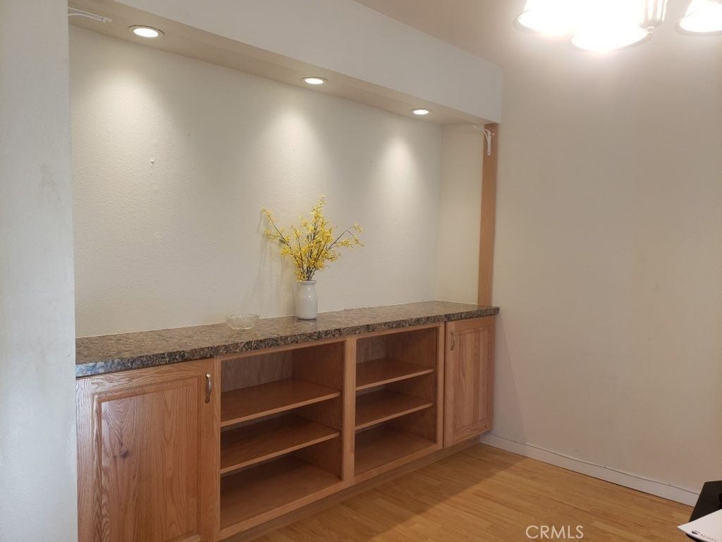 listing image 130729024825056570692