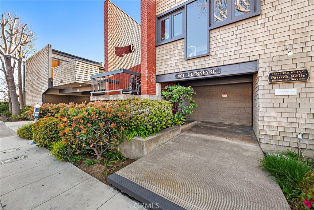 801 Glenneyre Street