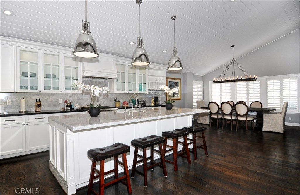 listing image 130726314430671287360