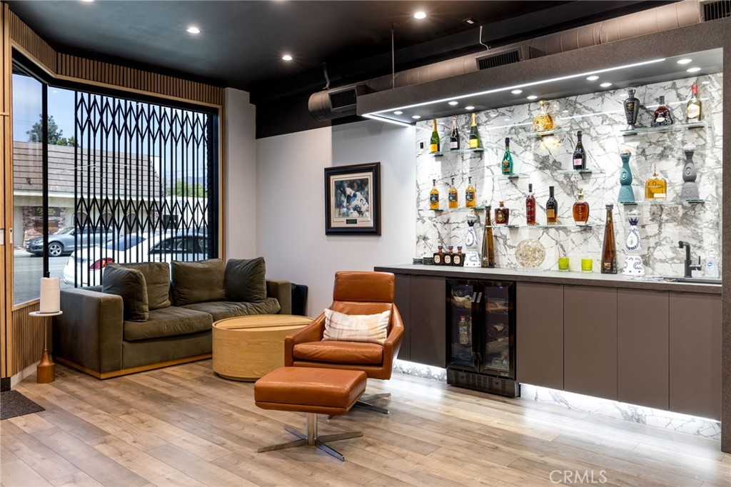 1612 W Magnolia Boulevard
