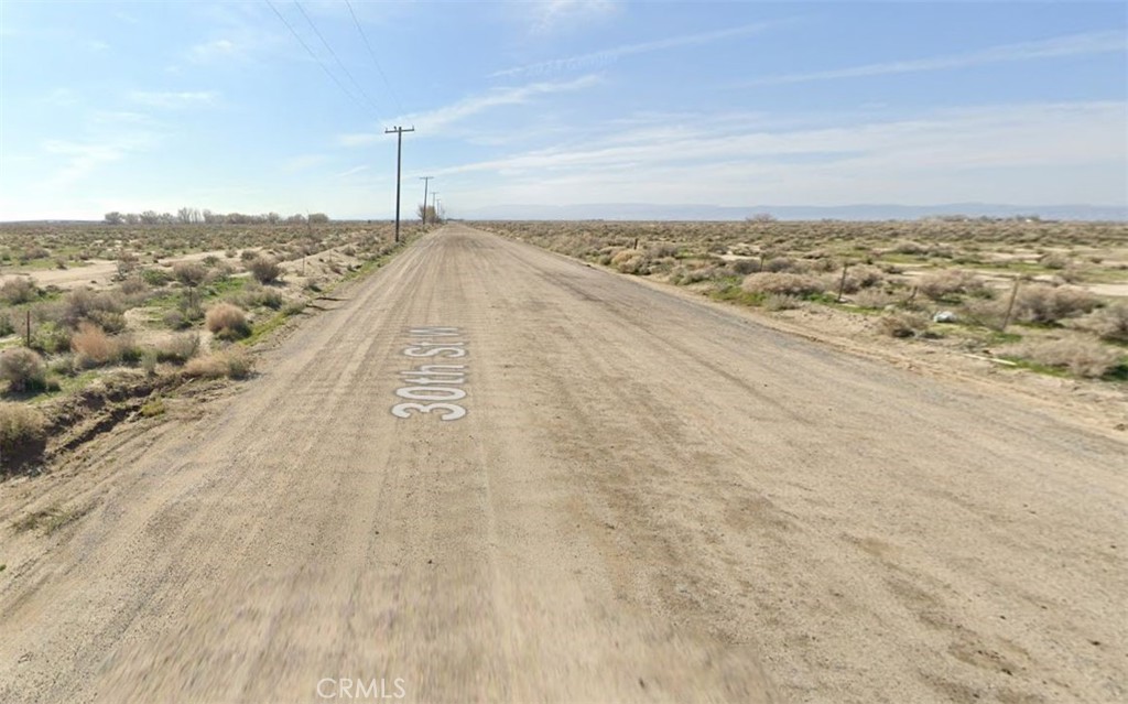Discover the perfect opportunity to create your dream home on this sprawling 1.25-acre property. With breathtaking views of the lush high desert landscape, this prime piece of real estate offers the ultimate canvas for building your own private estate. Located in the southern Kern County area, this idyllic retreat provides the perfect escape from the hustle and bustle of city life, while still offering easy access to modern amenities. Don't miss your chance to transform this blank canvas into your own personal paradise.