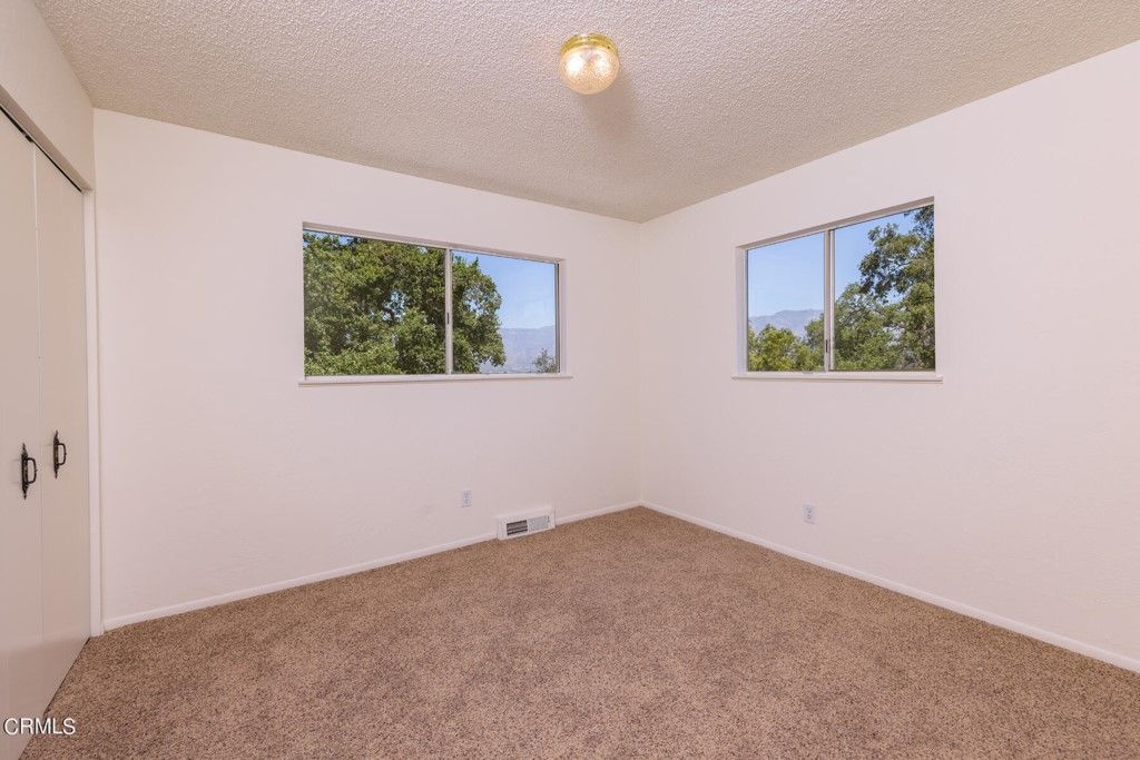 listing image 130729813644462554112