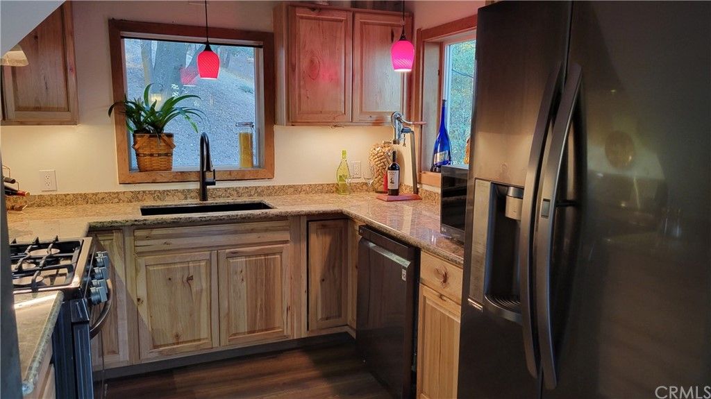 listing image 1307365947715
