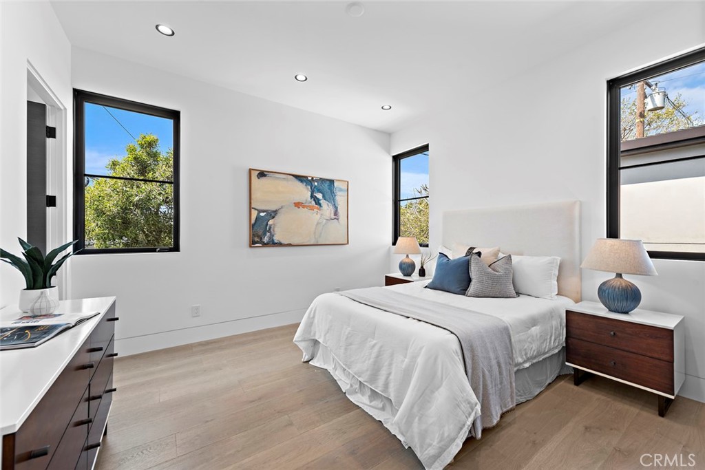 Newport Heights (NEWH) - Residential