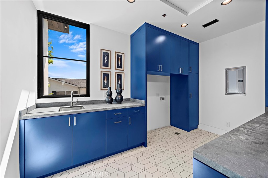 Newport Heights (NEWH) - Residential